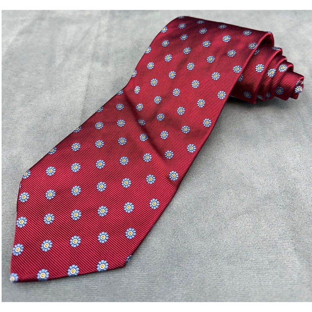 Brooks Brothers Makers Red Floral Silk Tie Made in USA 346 Classic Woven Italy